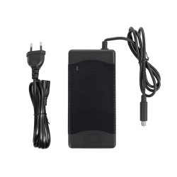 Nabíjačka batérie pre kolobežku Xiaomi 5  - 1  