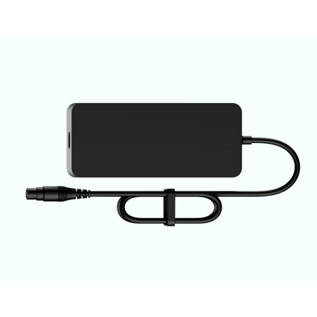 Rychlá nabíječka baterií pro elektrickou koloběžku Xiaomi Pro Plus a Pro Max  - 1 Rychlá nabíječka baterií pro elektrickou kolob